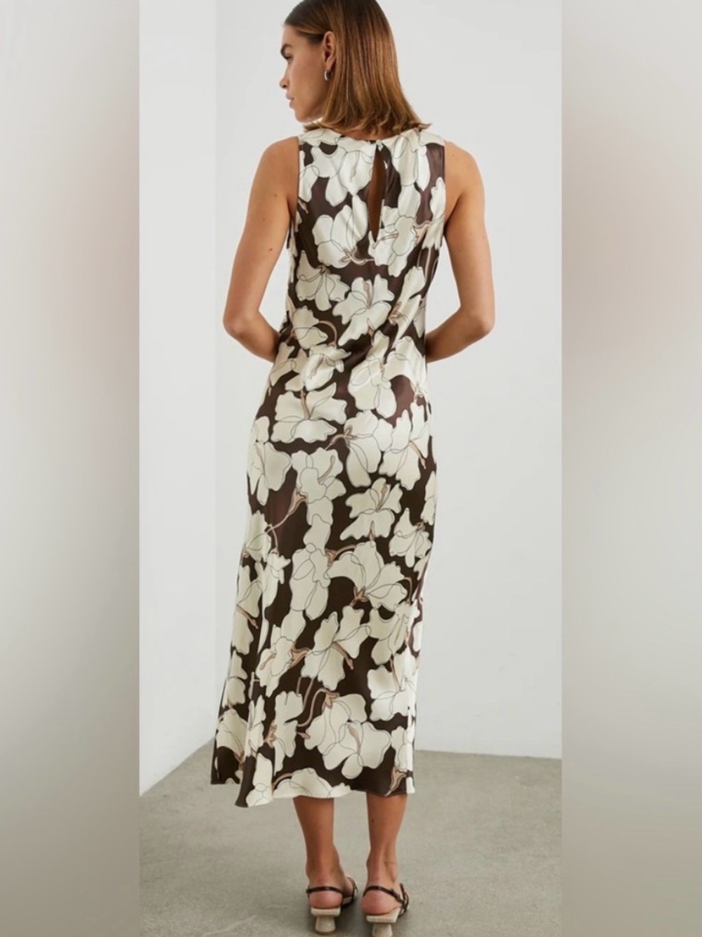 NWT Rails Gabriella Dress Mocha Floral Satin Midi Ruched Side Slit Size S - Picture 5 of 13